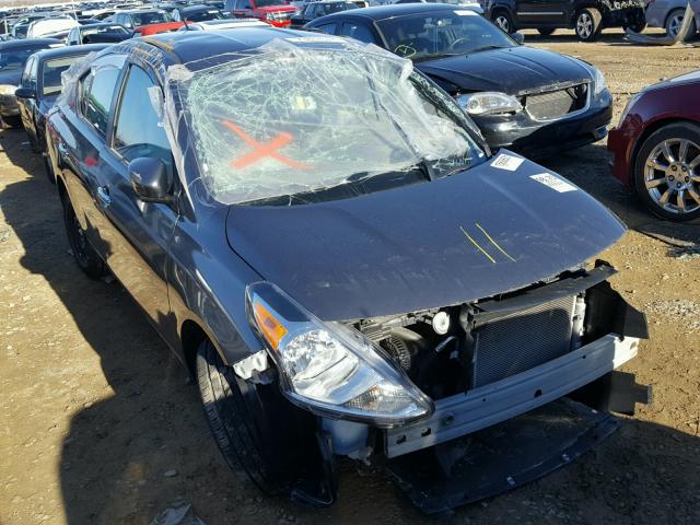 3N1CN7AP3HL887341 - 2017 NISSAN VERSA S GRAY photo 1