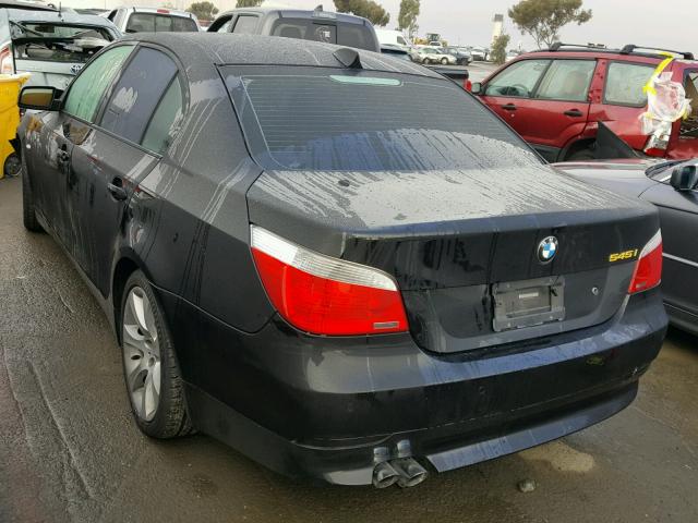 WBANB33515CN63506 - 2005 BMW 545 I BLACK photo 3