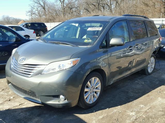 5TDDK3DC2BS012703 - 2011 TOYOTA SIENNA XLE SILVER photo 2