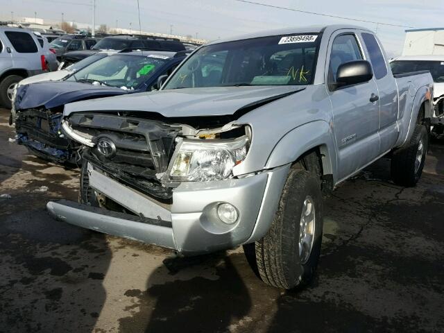 5TEUU42N86Z232571 - 2006 TOYOTA TACOMA ACC SILVER photo 2