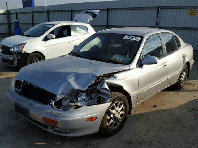 KLAVA69252B325350 - 2002 DAEWOO LEGANZA CD SILVER photo 2