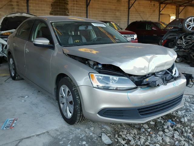 3VWD17AJ2EM264224 - 2014 VOLKSWAGEN JETTA SE GOLD photo 1