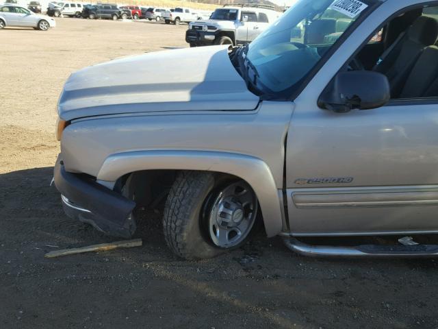 1GCHC24U37E173981 - 2007 CHEVROLET SILVERADO GRAY photo 9