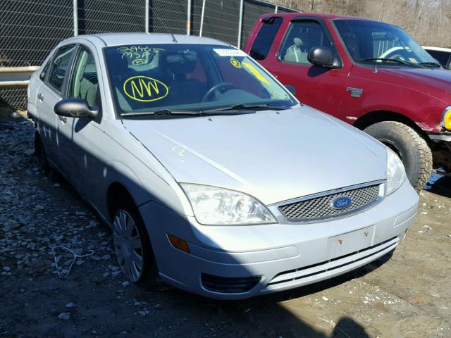 1FAFP34N85W310243 - 2005 FORD FOCUS ZX4 GRAY photo 1