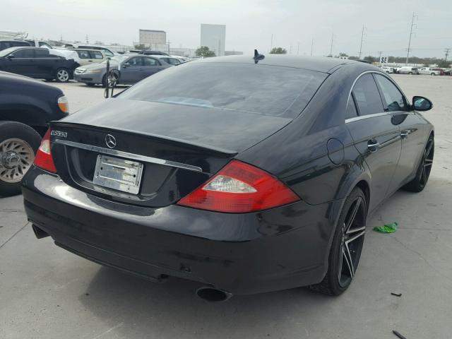 WDDDJ72X38A133039 - 2008 MERCEDES-BENZ CLS 550 BLACK photo 4