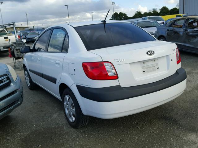 KNADE223296481768 - 2009 KIA RIO BASE WHITE photo 3