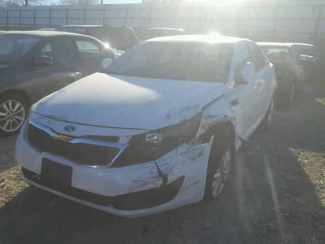 5XXGM4A70DG214884 - 2013 KIA OPTIMA LX WHITE photo 2