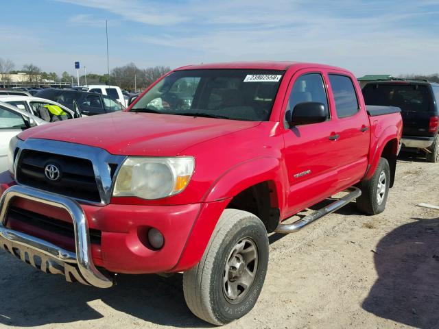 3TMJU62N17M046769 - 2007 TOYOTA TACOMA DOU RED photo 2