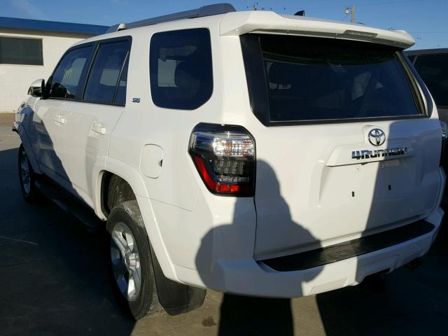 JTEBU5JR9H5421815 - 2017 TOYOTA 4RUNNER SR WHITE photo 3