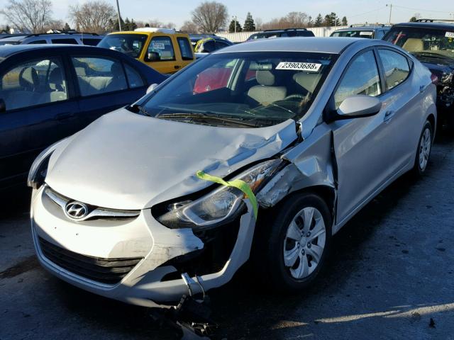 5NPDH4AE4GH751174 - 2016 HYUNDAI ELANTRA SE SILVER photo 2