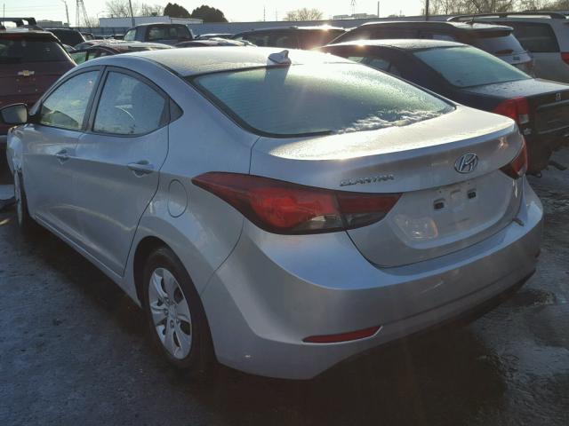 5NPDH4AE4GH751174 - 2016 HYUNDAI ELANTRA SE SILVER photo 3