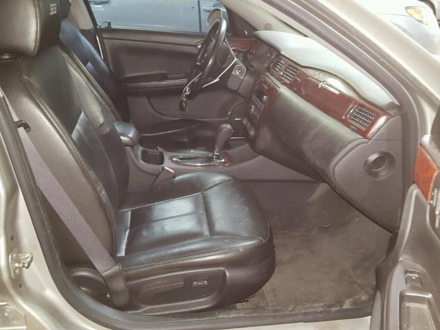 2G1WD58C689151929 - 2008 CHEVROLET IMPALA SUP SILVER photo 5