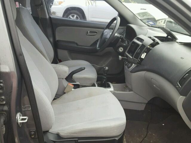 KMHDU46D79U628677 - 2009 HYUNDAI ELANTRA GL GRAY photo 5