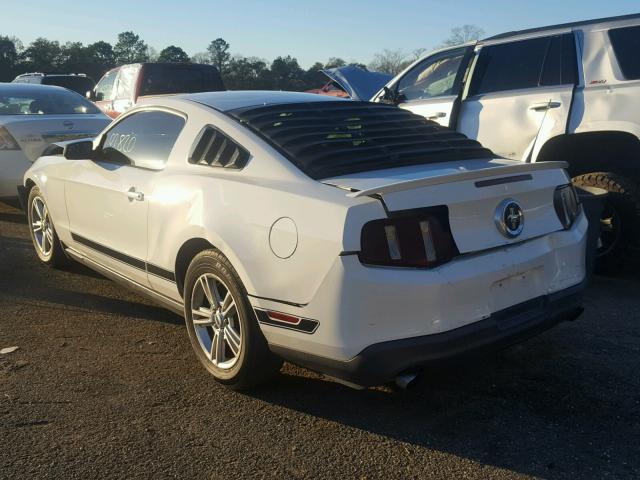 1ZVBP8AM6C5259911 - 2012 FORD MUSTANG WHITE photo 3