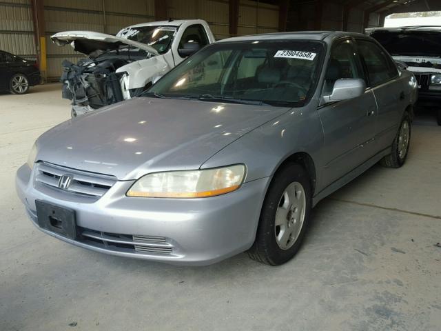 1HGCG16532A040847 - 2002 HONDA ACCORD EX SILVER photo 2