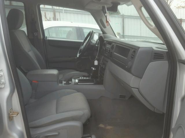 1J8HG48K87C586850 - 2007 JEEP COMMANDER ნაცრისფერი ფოტო 5