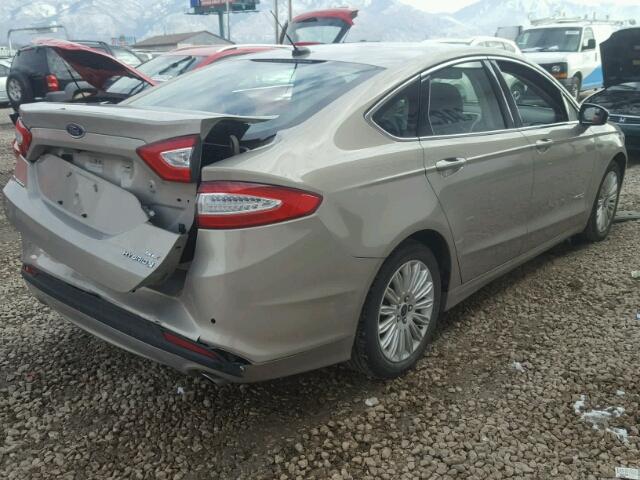 3FA6P0LU0FR104880 - 2015 FORD FUSION SE SILVER photo 4