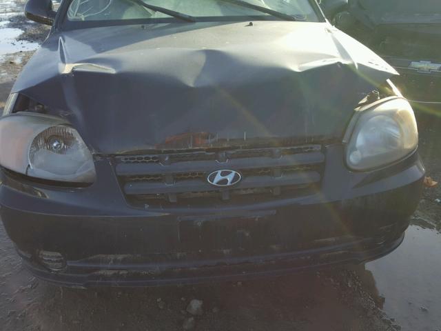 KMHCG45C65U655827 - 2005 HYUNDAI ACCENT GL BLACK photo 9