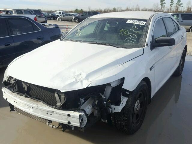 1FAHP2M81DG110875 - 2013 FORD TAURUS POL WHITE photo 2