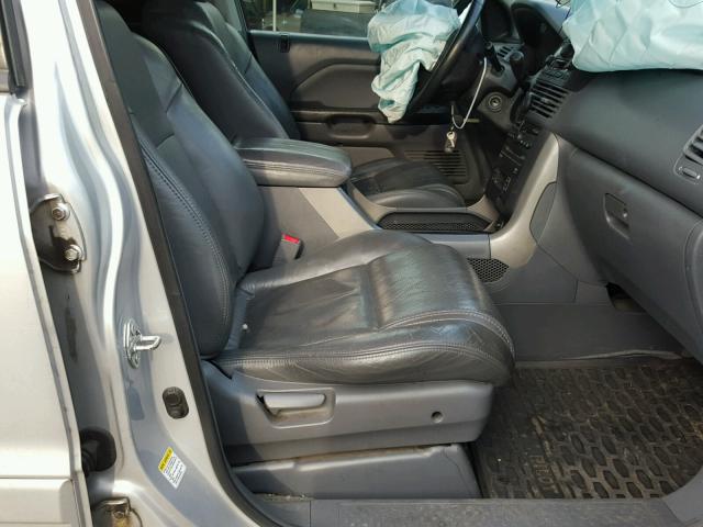 2HKYF18634H553220 - 2004 HONDA PILOT EXL SILVER photo 5