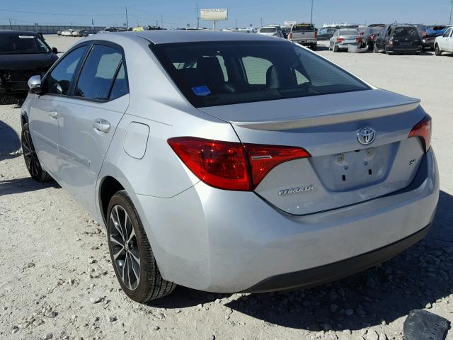 5YFBURHE6HP704481 - 2017 TOYOTA COROLLA L SILVER photo 3