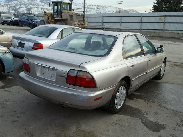 1HGCD5632TA230767 - 1996 HONDA ACCORD LX TAN photo 4