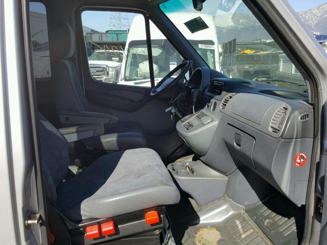 WD8PD744665916707 - 2006 DODGE SPRINTER 2 SILVER photo 5