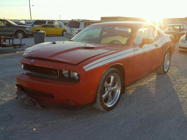 2B3CJ5DTXAH200975 - 2010 DODGE CHALLENGER ORANGE photo 2