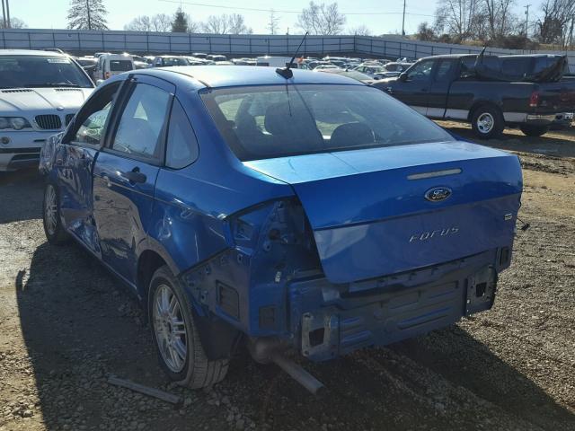 1FAHP3FN6AW263066 - 2010 FORD FOCUS SE BLUE photo 3