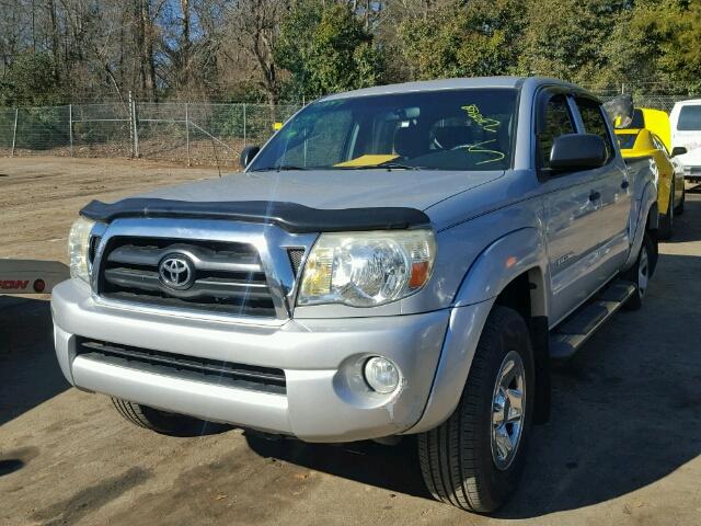 3TMJU62N38M055183 - 2008 TOYOTA TACOMA DOU SILVER photo 2