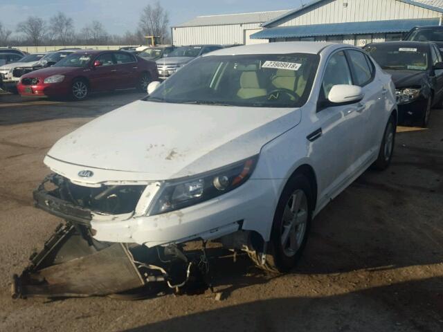 5XXGM4A7XEG321975 - 2014 KIA OPTIMA LX WHITE photo 2