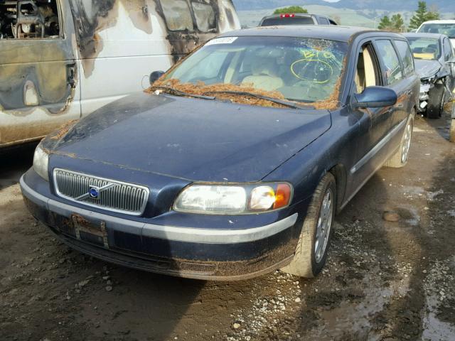 YV1SW58D812103971 - 2001 VOLVO V70 2.4T BLUE photo 2