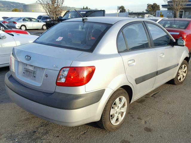 KNADE223X96527041 - 2009 KIA RIO BASE SILVER photo 4