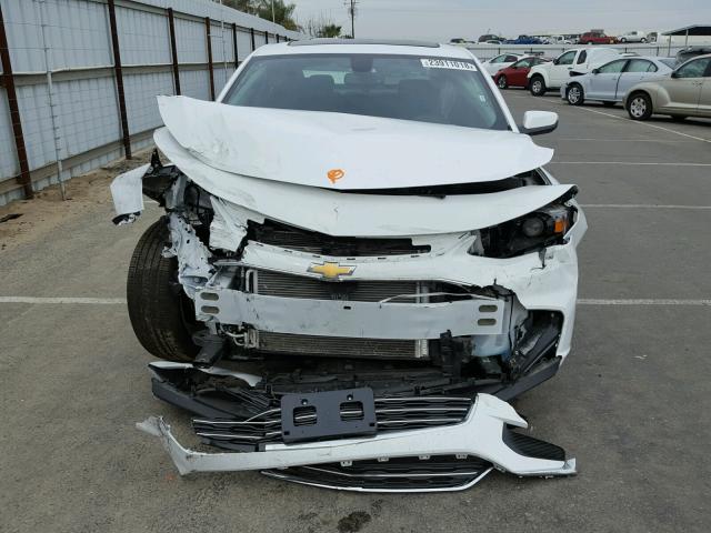 1G1ZD5ST4JF140981 - 2018 CHEVROLET MALIBU LT WHITE photo 9