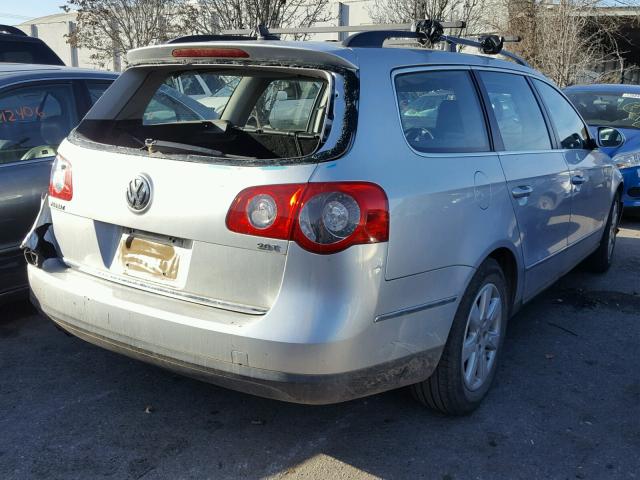 WVWLK73CX7E007766 - 2007 VOLKSWAGEN PASSAT 2.0 SILVER photo 4