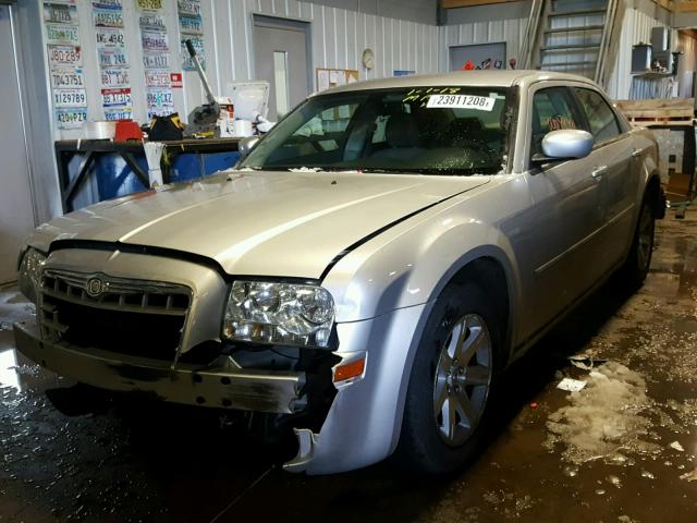 2C3KA53G26H482247 - 2006 CHRYSLER 300 TOURIN SILVER photo 2