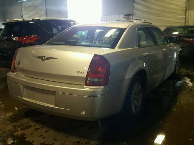 2C3KA53G26H482247 - 2006 CHRYSLER 300 TOURIN SILVER photo 4