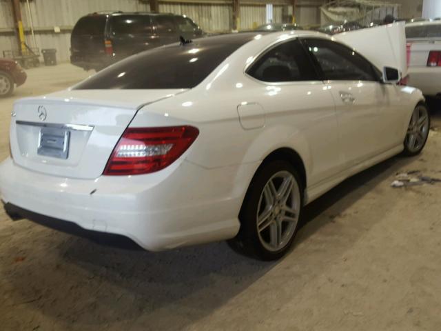 WDDGJ4HB1DG043645 - 2013 MERCEDES-BENZ C 250 WHITE photo 4