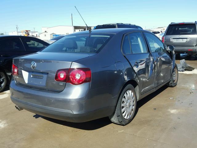 3VWJZ7AJ0AM031142 - 2010 VOLKSWAGEN JETTA S GRAY photo 4