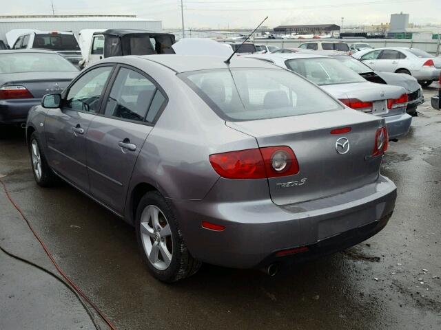 JM1BK12F861529581 - 2006 MAZDA 3 I GRAY photo 3