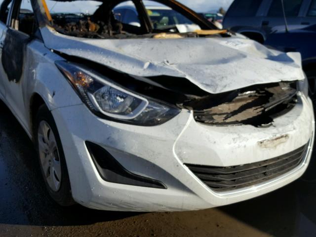 5NPDH4AE7GH760418 - 2016 HYUNDAI ELANTRA SE WHITE photo 10