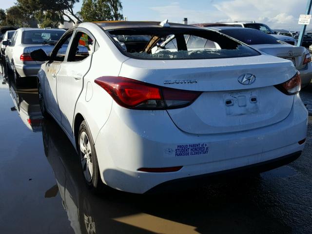 5NPDH4AE7GH760418 - 2016 HYUNDAI ELANTRA SE WHITE photo 3