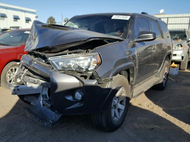 JTEBU5JR5G5398600 - 2016 TOYOTA 4RUNNER SR GRAY photo 2