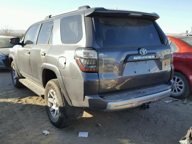 JTEBU5JR5G5398600 - 2016 TOYOTA 4RUNNER SR GRAY photo 3