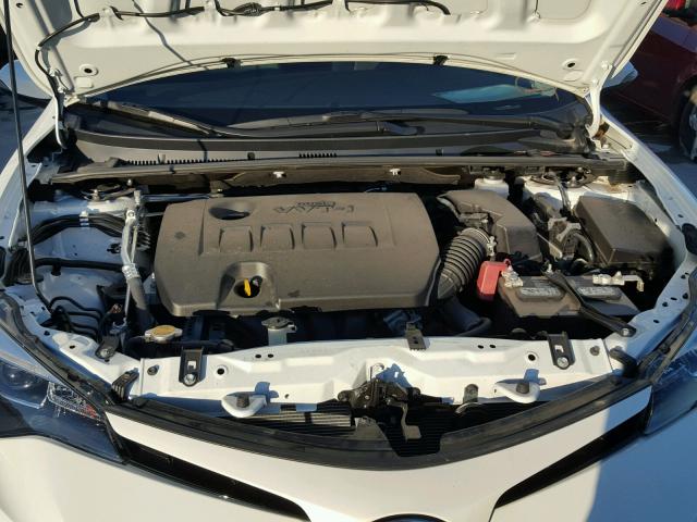 5YFBURHE7HP617768 - 2017 TOYOTA COROLLA L WHITE photo 7