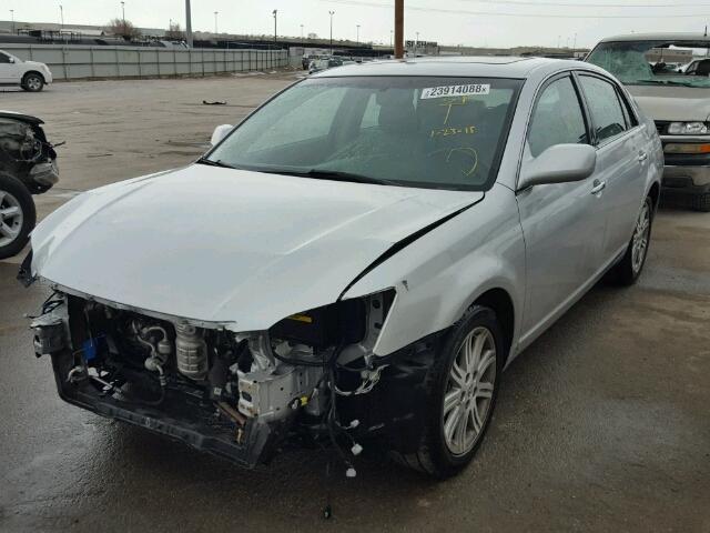 4T1BK36B08U269807 - 2008 TOYOTA AVALON XL SILVER photo 2