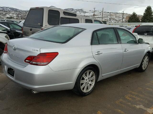 4T1BK36B08U269807 - 2008 TOYOTA AVALON XL SILVER photo 4