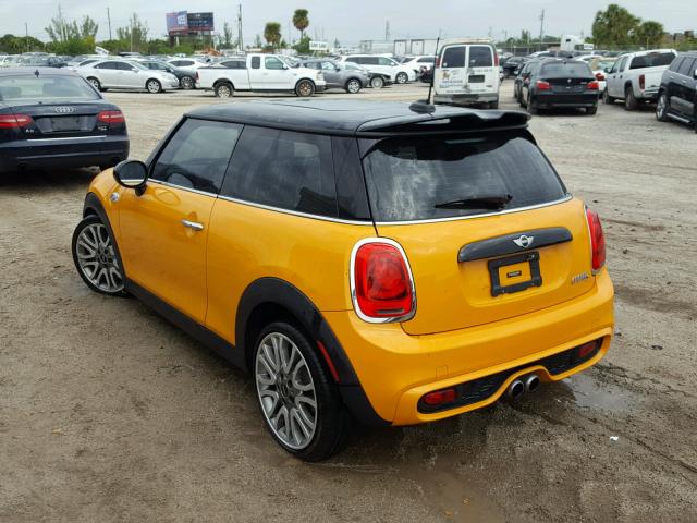 WMWXP7C56G3B33915 - 2016 MINI COOPER S YELLOW photo 3