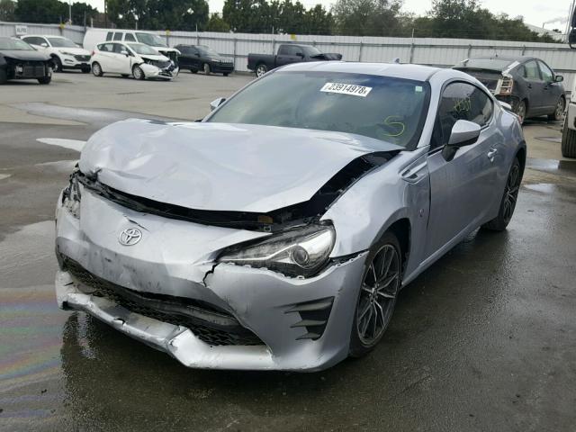 JF1ZNAA16H8700775 - 2017 TOYOTA 86 BASE SILVER photo 2