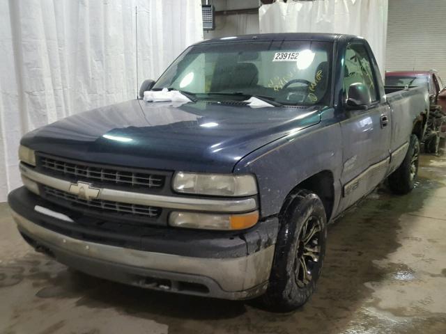 1GCEC14W01Z178795 - 2001 CHEVROLET SILVERADO BLUE photo 2